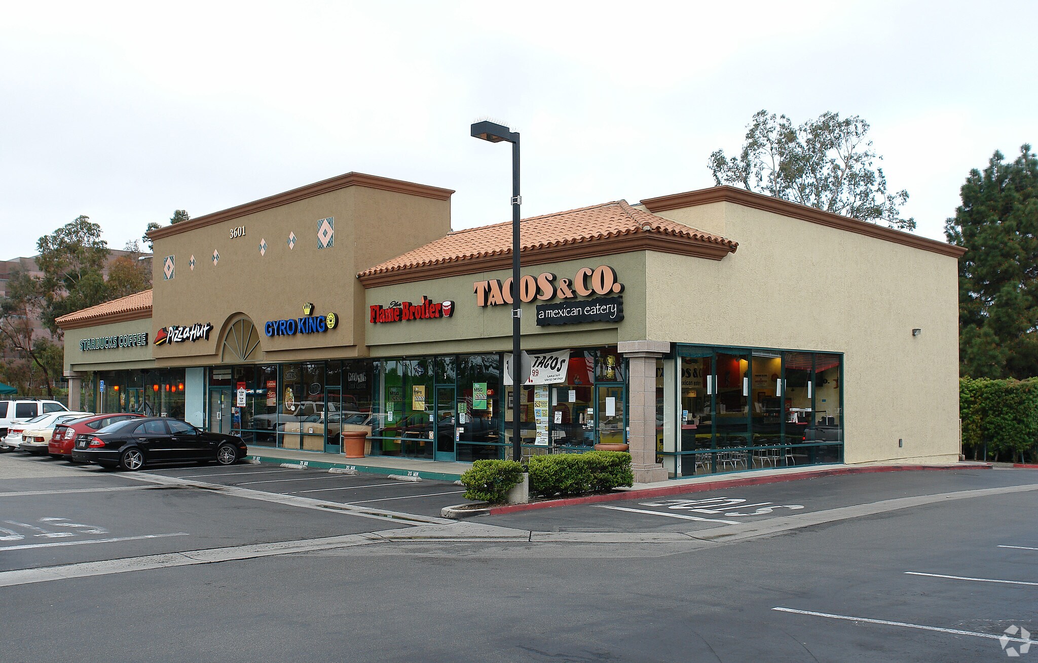 3601 Jamboree Rd, Newport Beach, CA à louer Photo principale– Image 1 sur 4