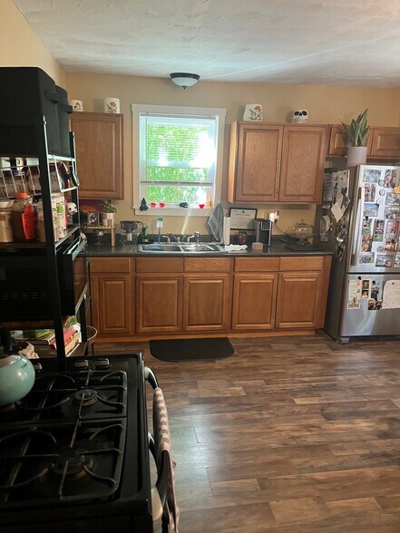 271-273 Coe St, Woonsocket, RI à vendre - Photo de l’immeuble – Image 3 sur 4