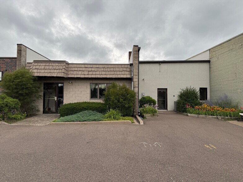 126 S Knowles Ave, New Richmond, WI à louer - Photo de l’immeuble – Image 3 sur 23