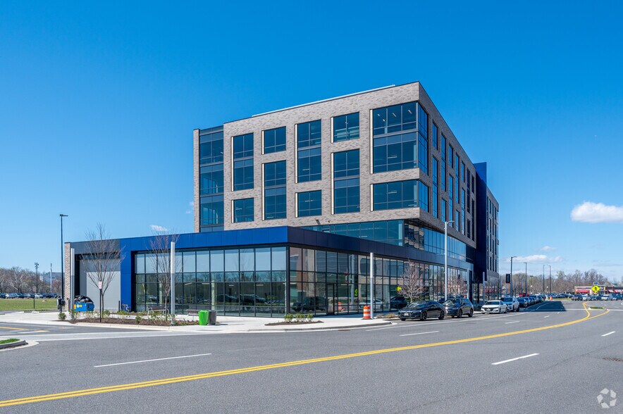 950 Harry S Truman Dr N, Largo, MD à louer - Photo de l’immeuble – Image 3 sur 5