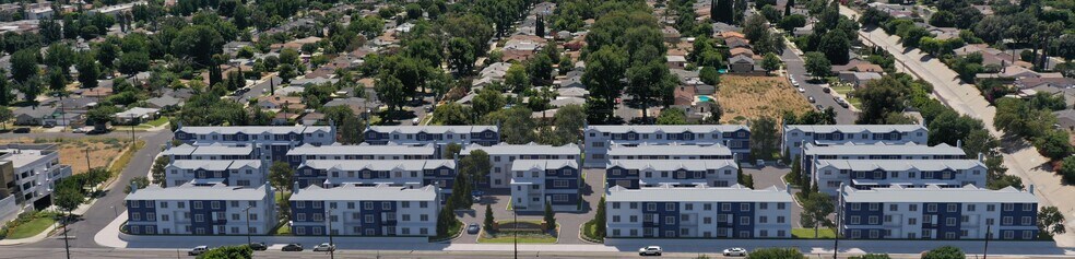 16600 Vanowen St, Van Nuys, CA à vendre - Photo de l’immeuble – Image 2 sur 4