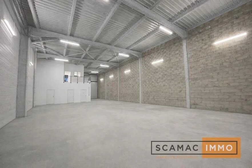 Bureau dans Villeneuve-Saint-Georges à louer - Photo de l’immeuble – Image 3 sur 10