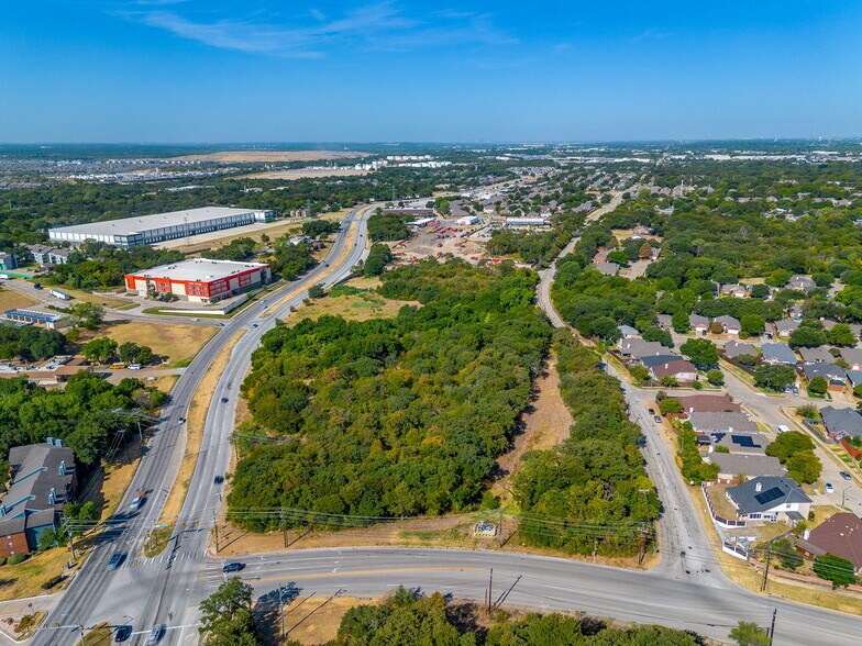 13501 Trinity Blvd, Euless, TX à vendre - Photo de l’immeuble – Image 2 sur 5