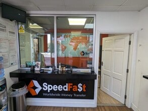 242 High St, Londres à louer Photo intérieure– Image 1 sur 6