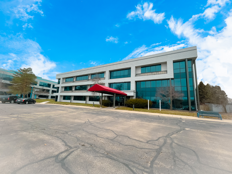 2917 International Ln, Madison, WI à louer - Photo de l’immeuble – Image 1 sur 12