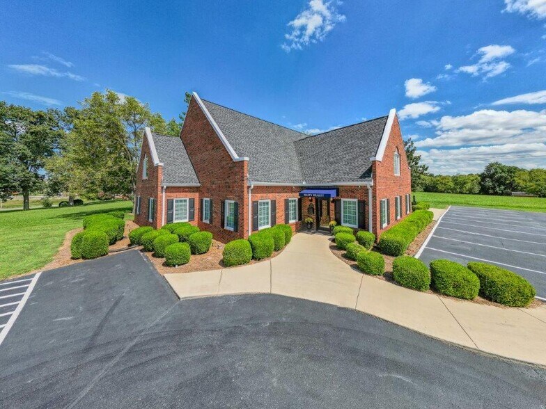 1404 N Main St, Shelbyville, TN à louer - Photo de l’immeuble – Image 3 sur 22