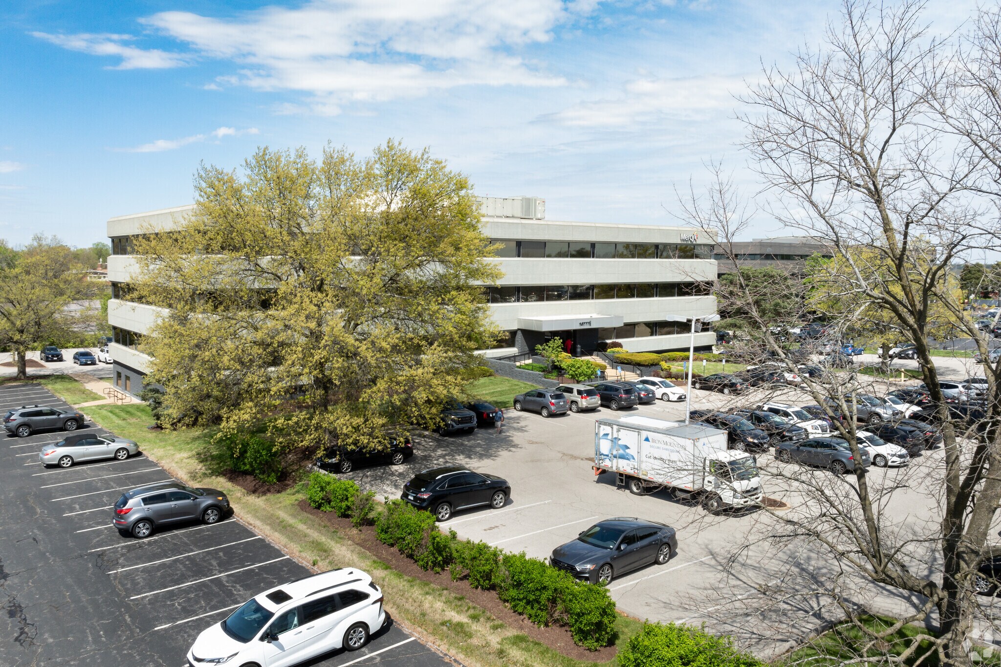 10777 Sunset Office Dr, Sunset Hills, MO à vendre Photo principale– Image 1 sur 12