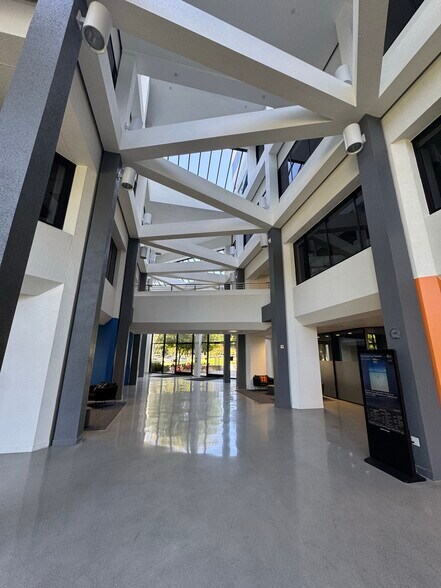 2001 Gateway Pl, San Jose, CA à louer - Photo de l’immeuble – Image 2 sur 18