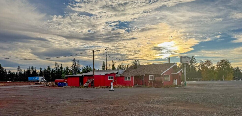 94401 US-97, Chemult, OR à vendre - Photo de l’immeuble – Image 2 sur 9