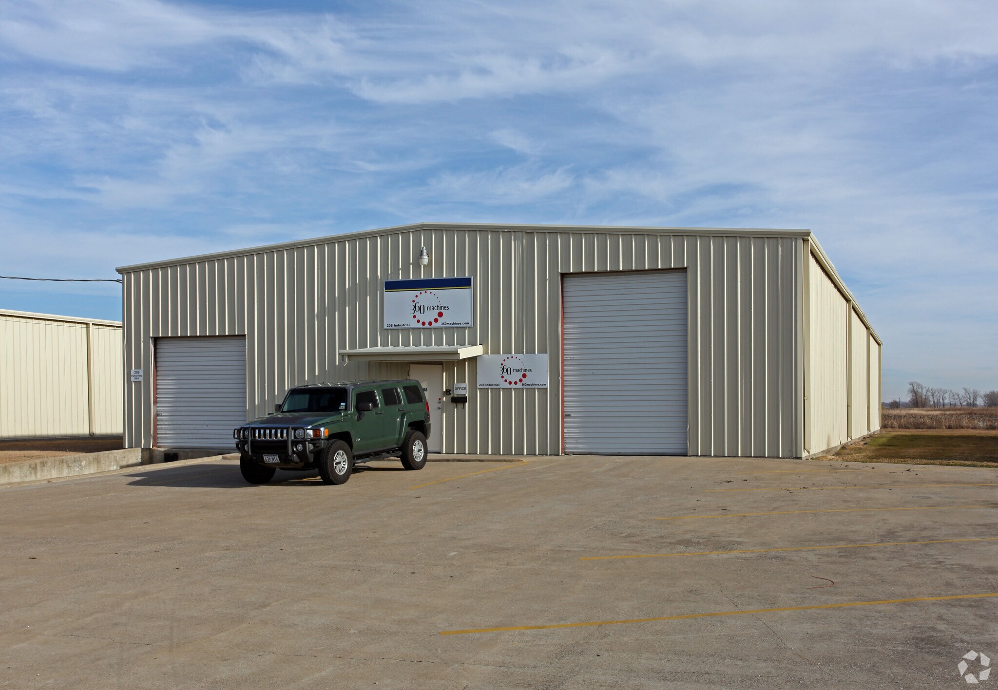 208 Industrial Dr, Forney, TX à louer Photo principale– Image 1 sur 4