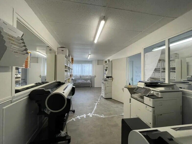 Bureau dans Noisy-le-Grand à louer - Photo de l’immeuble – Image 2 sur 7
