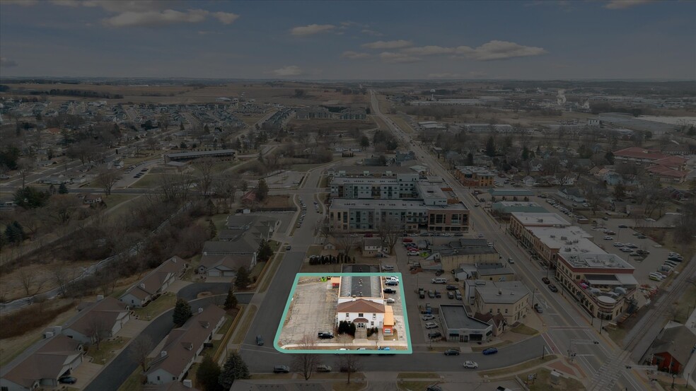 107 Baker St, Waunakee, WI à vendre - Photo de l’immeuble – Image 2 sur 55