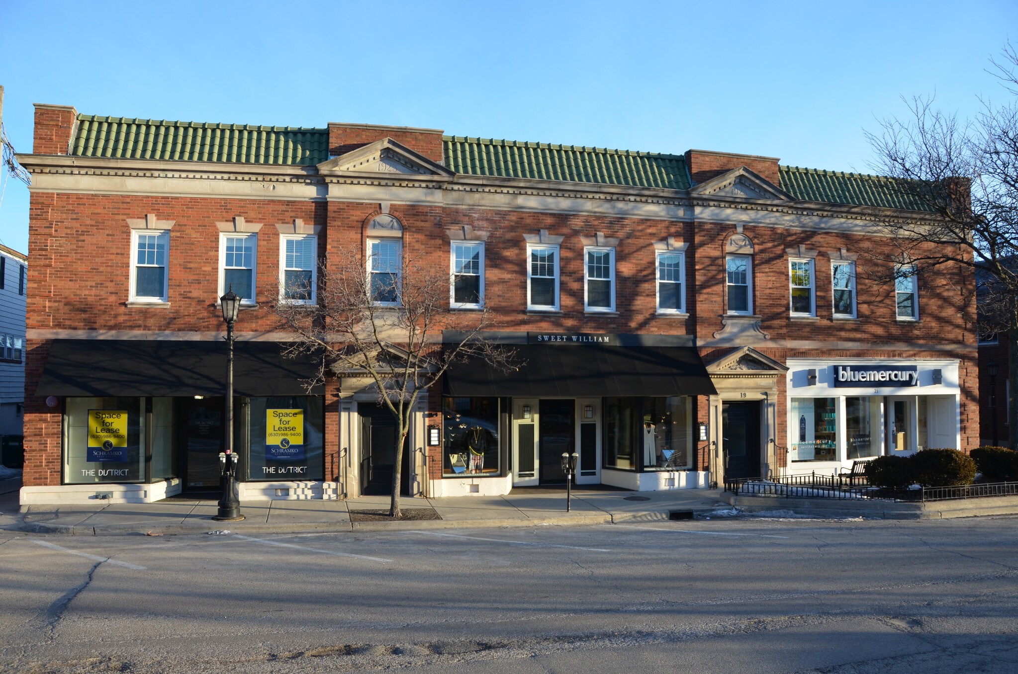 11-21 E 1st St, Hinsdale, IL à vendre Photo principale– Image 1 sur 24