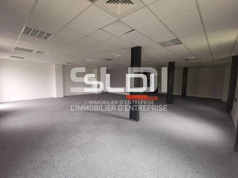 80 Rue Condorcet, Vaulx-Milieu à louer - Photo de l’immeuble – Image 3 sur 7