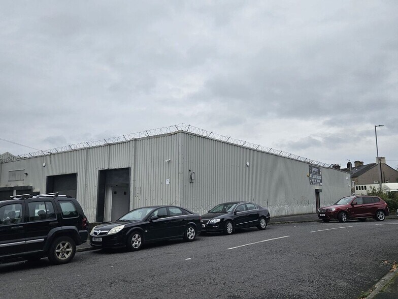 Factory St, Bradford à louer - Photo de l’immeuble – Image 2 sur 4