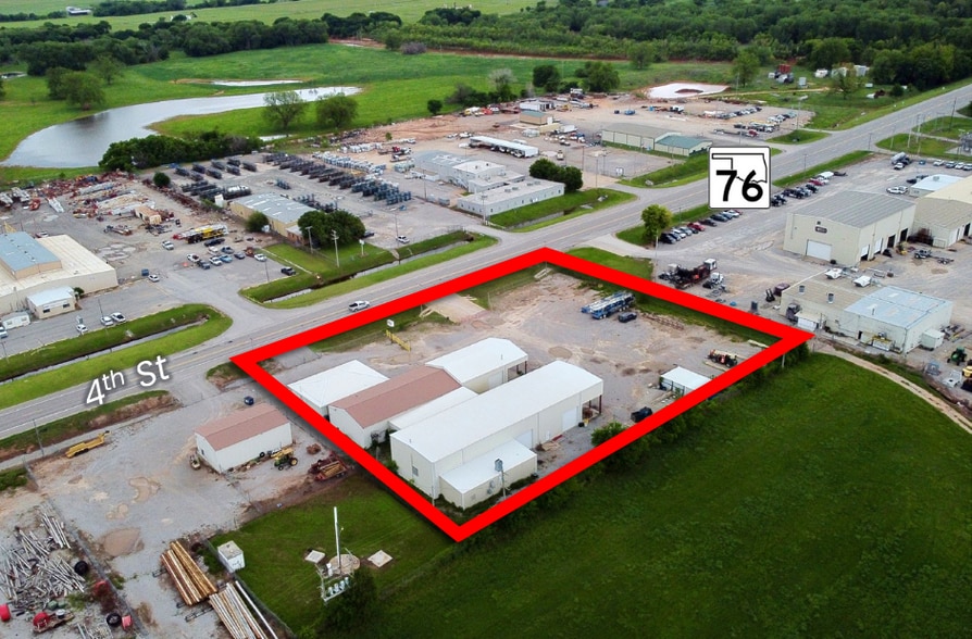 1206 SE 4th St, Lindsay, OK à vendre - Photo de l’immeuble – Image 2 sur 18
