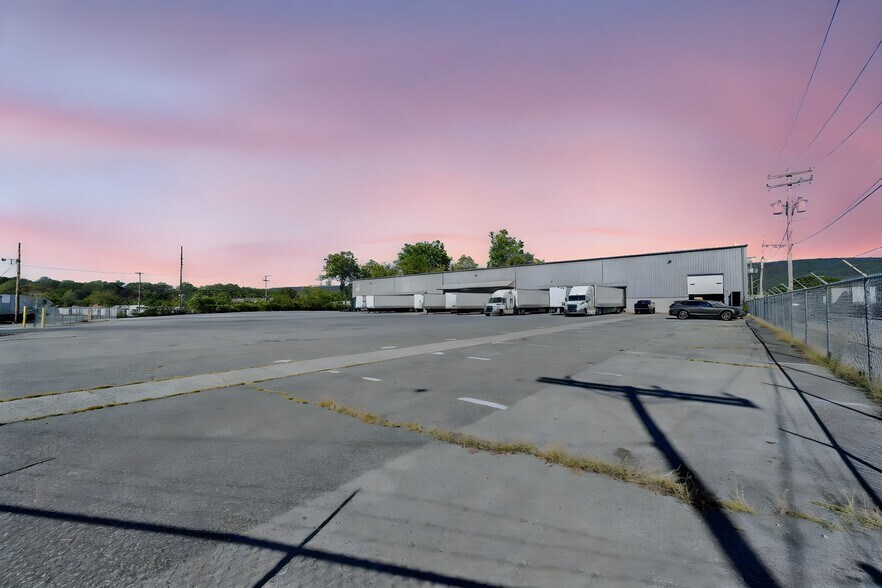 280 Grand St, Hamburg, PA à vendre - Photo de l’immeuble – Image 1 sur 32