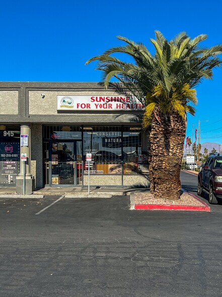 903-947 N Pecos Rd, Las Vegas, NV à louer - Photo de l’immeuble – Image 3 sur 5