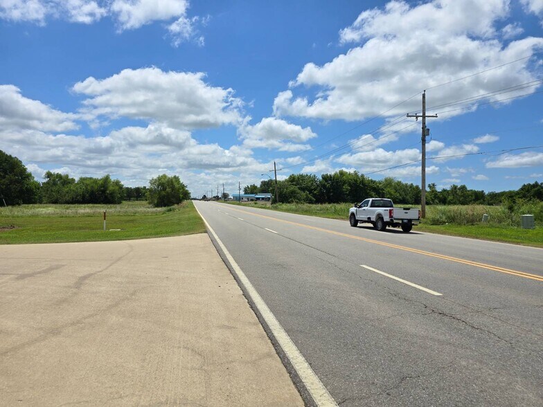 2446 Jackson st, Hugo, OK à vendre - Photo de l’immeuble – Image 3 sur 6