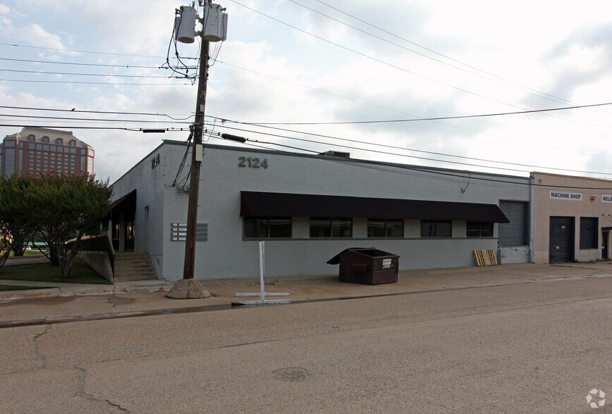 2124 Farrington St, Dallas, TX à louer - Photo principale – Image 1 sur 4