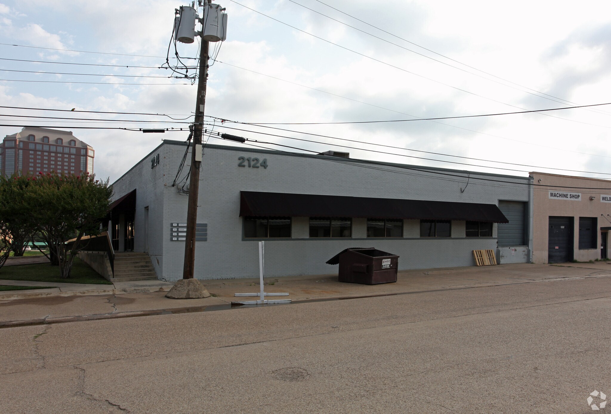 2124 Farrington St, Dallas, TX à louer Photo principale– Image 1 sur 5