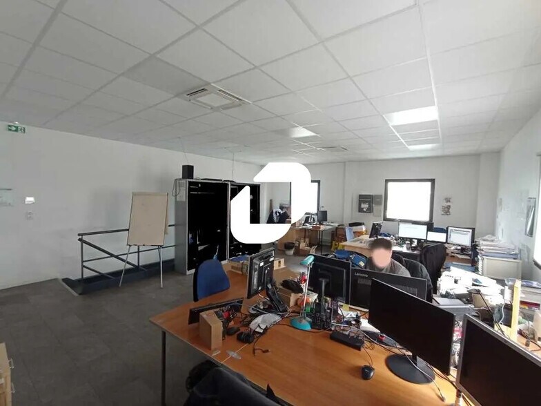 1 Avenue B Cité Berliet, Saint-Priest à louer - Photo de l’immeuble – Image 2 sur 14