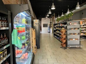 109 W Emma Ave, Springdale, AR à louer Photo intérieure– Image 1 sur 4