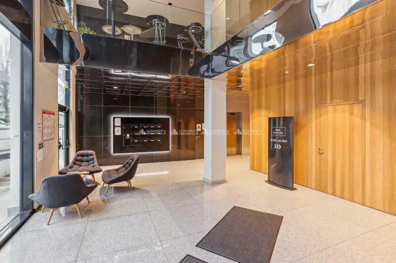 Bureau dans Villeurbanne à louer - Photo de l’immeuble – Image 3 sur 14