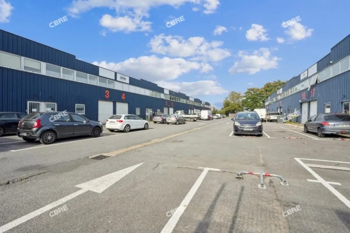 Local d’activités dans Chilly-Mazarin à louer Photo de l’immeuble– Image 1 sur 14