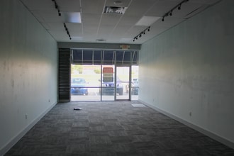 10625 Pendleton Pike, Indianapolis, IN à louer Photo intérieure– Image 1 sur 3