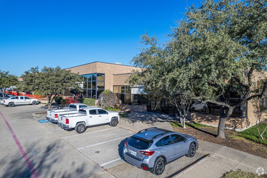 10525 Newkirk St, Dallas, TX à vendre - Photo de l’immeuble – Image 3 sur 12