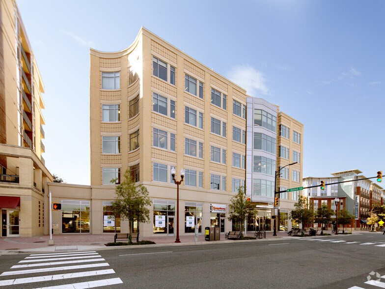 1776 Wilson Blvd, Arlington, VA à louer - Photo de l’immeuble – Image 1 sur 6