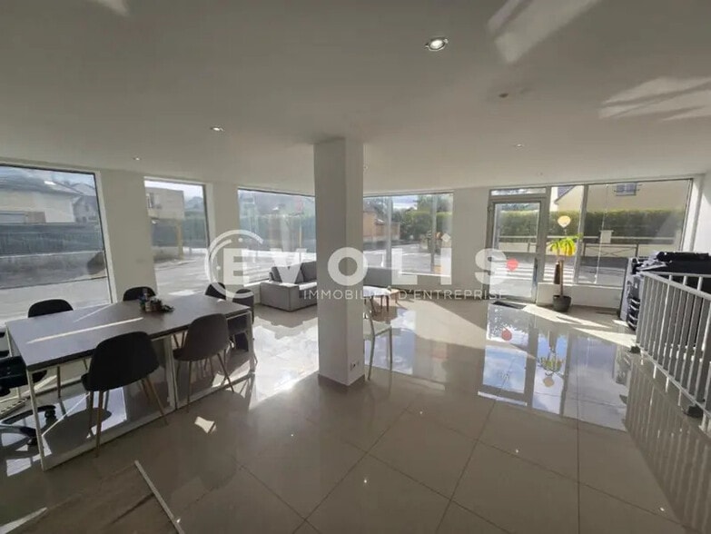 Local commercial dans Viry-Châtillon à vendre - Photo intérieure – Image 3 sur 7