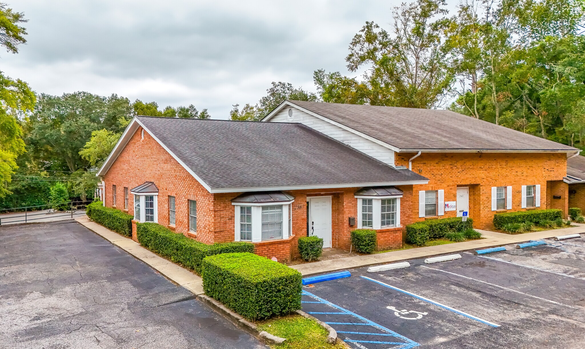 2563-2567 Capital Medical Blvd, Tallahassee, FL à vendre Photo principale– Image 1 sur 9