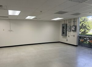 23351-23361 Madero, Mission Viejo, CA à louer Photo intérieure– Image 1 sur 1