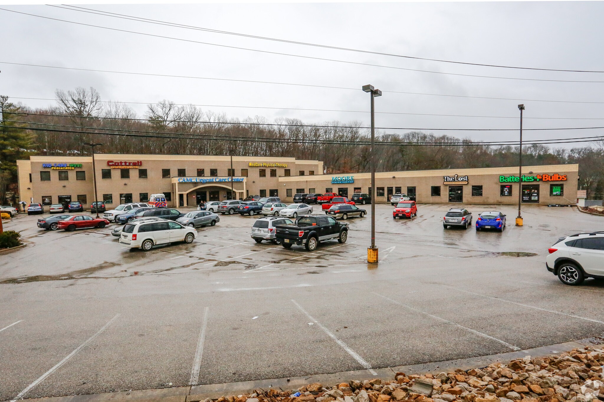 314 Goff Mountain Rd, Charleston, WV à louer Photo principale– Image 1 sur 26