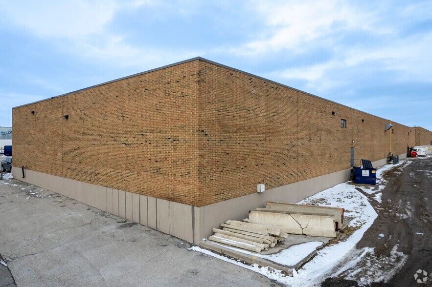 9020 Keele St, Concord, ON à louer - Photo de l’immeuble – Image 2 sur 5