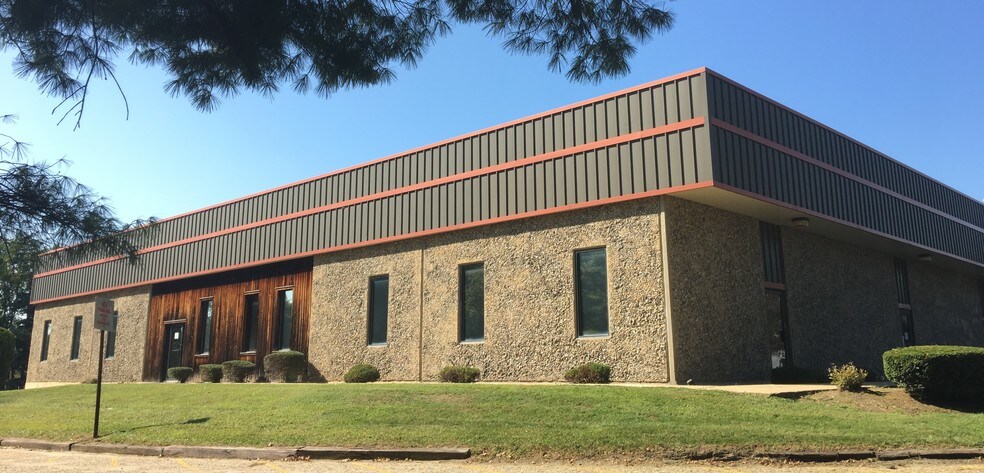 920 State Route 33, Freehold, NJ à louer - Photo de l’immeuble – Image 3 sur 18