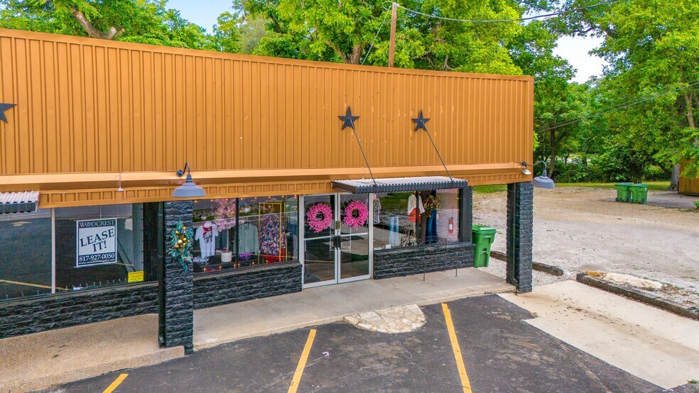 907 Big Bend Trl, Glen Rose, TX à louer - Photo de l’immeuble – Image 3 sur 12