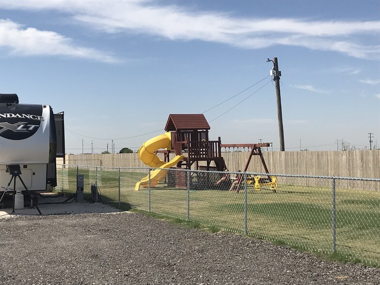 7022 E County Road 64, Midland, TX à vendre - Photo de l’immeuble – Image 2 sur 30