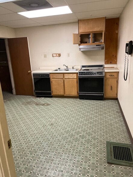 1063 E Parkway South, Memphis, TN à vendre - Photo intérieure – Image 3 sur 42