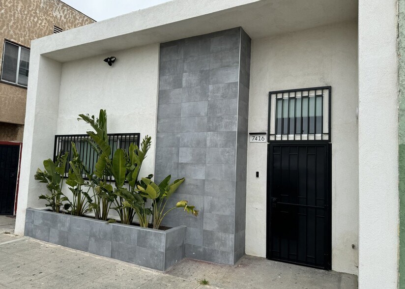 7416 S Western Ave, Los Angeles, CA à vendre - Photo de l’immeuble – Image 1 sur 25