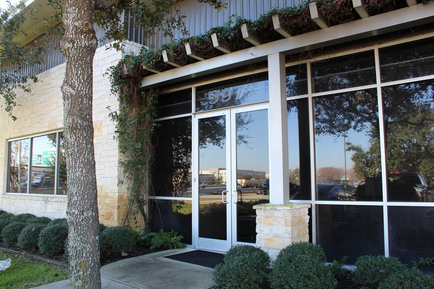9977 W Sam Houston Pky N, Houston, TX à louer - Photo de l’immeuble – Image 2 sur 12