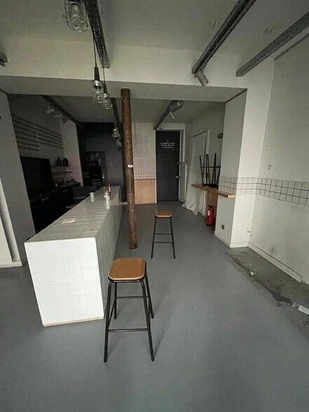 Local commercial dans Paris à louer - Photo de l’immeuble – Image 2 sur 4
