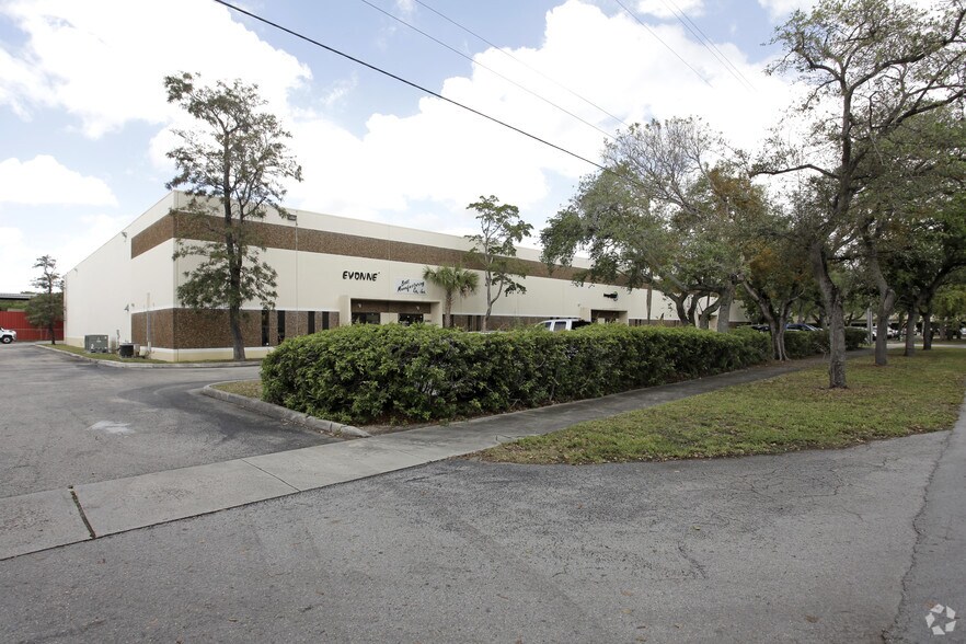 3280-3292 N 29th Ct, Hollywood, FL à louer - Photo de l’immeuble – Image 3 sur 3