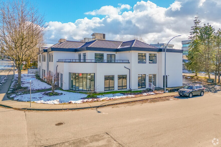 32526 George Ferguson Way, Abbotsford, BC à louer - Photo de l’immeuble – Image 1 sur 2