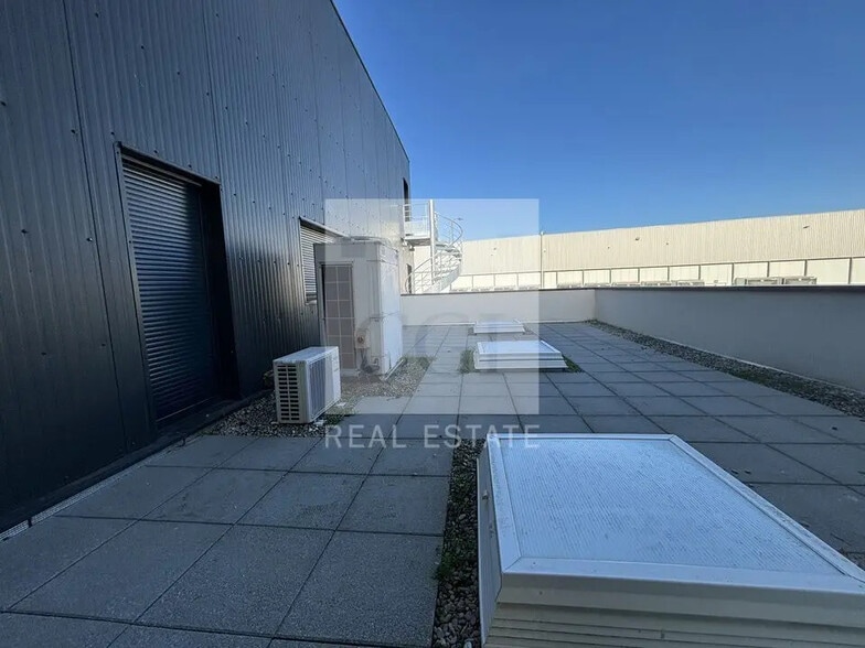 6 Allée Barthelemy Thimonnier, Chaponnay à vendre - Photo de l’immeuble – Image 3 sur 12