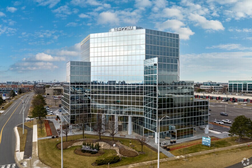 5090 Explorer Dr, Mississauga, ON à louer - Photo de l’immeuble – Image 1 sur 3