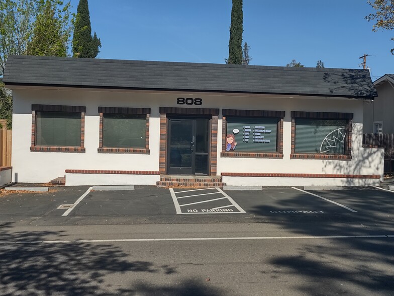 808 Bidwell St, Folsom, CA à louer - Photo de l’immeuble – Image 1 sur 2
