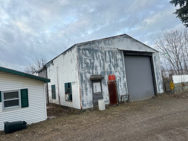 2363 W Silver Lake Rd, Fenton, MI à louer - Photo de l’immeuble – Image 1 sur 2